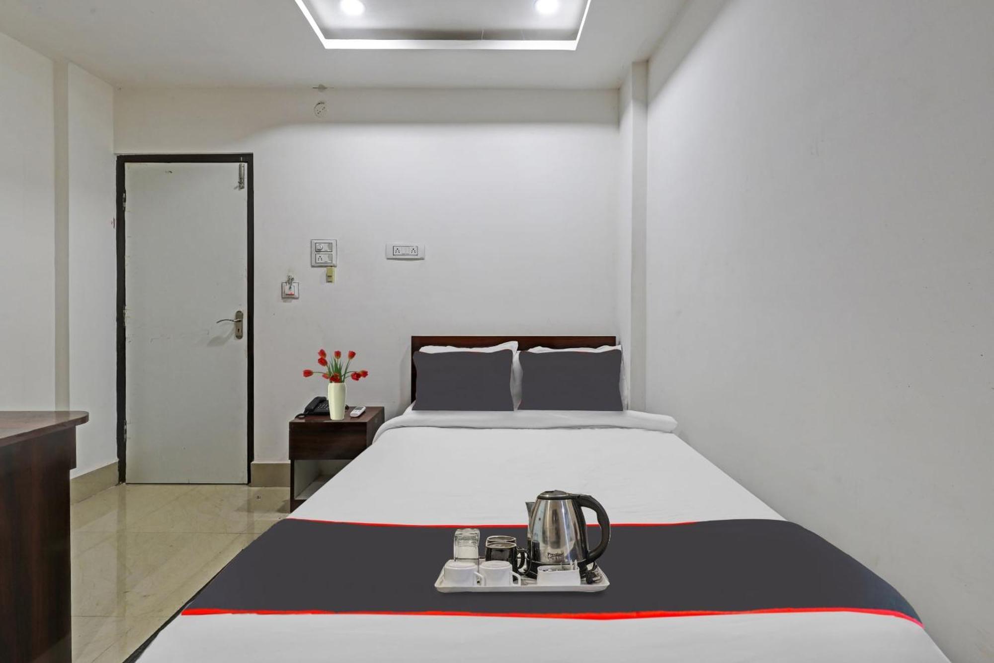 Hotel O Lakhi Guest House Guwahati Zewnętrze zdjęcie