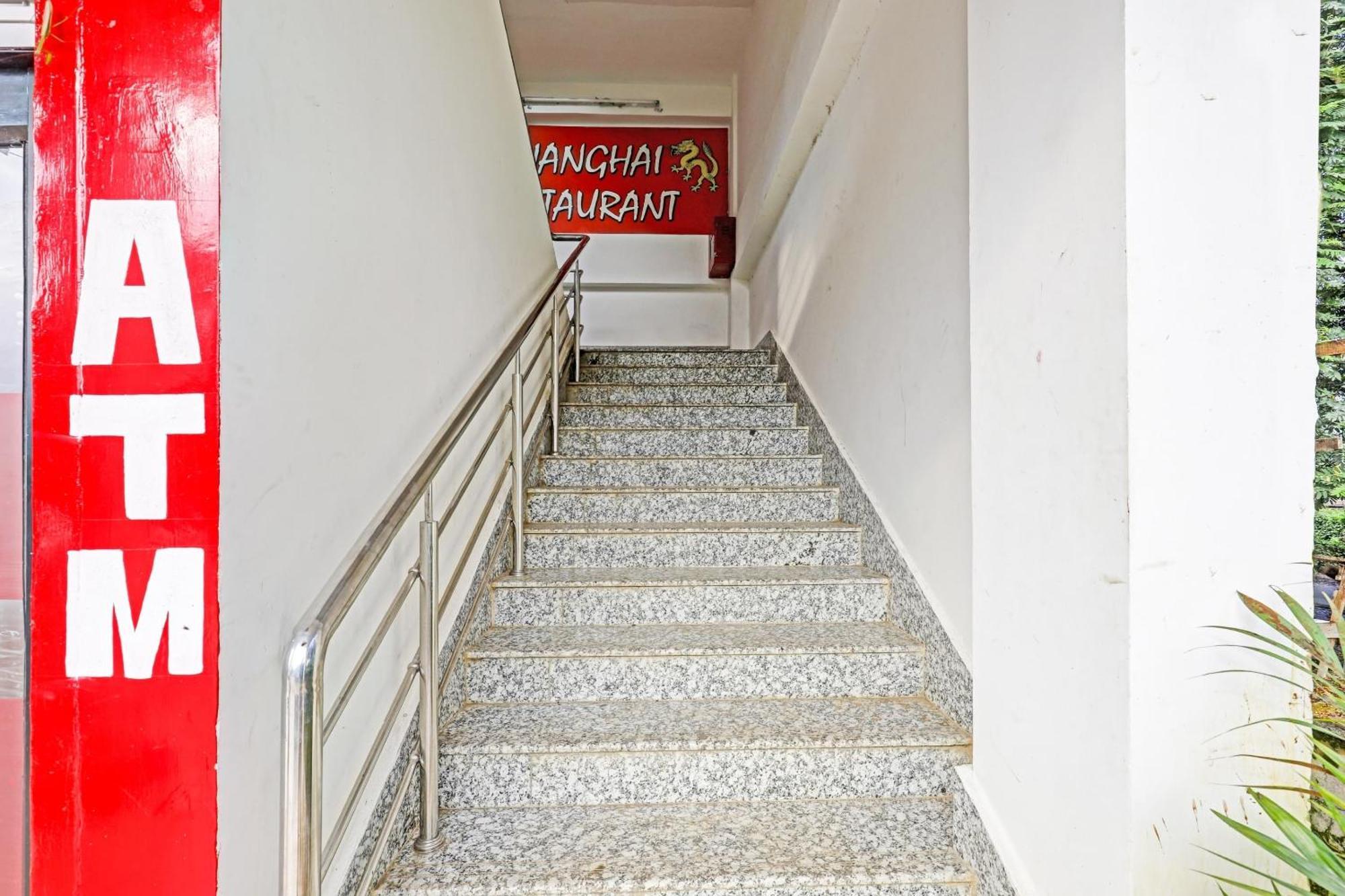 Hotel O Lakhi Guest House Guwahati Zewnętrze zdjęcie
